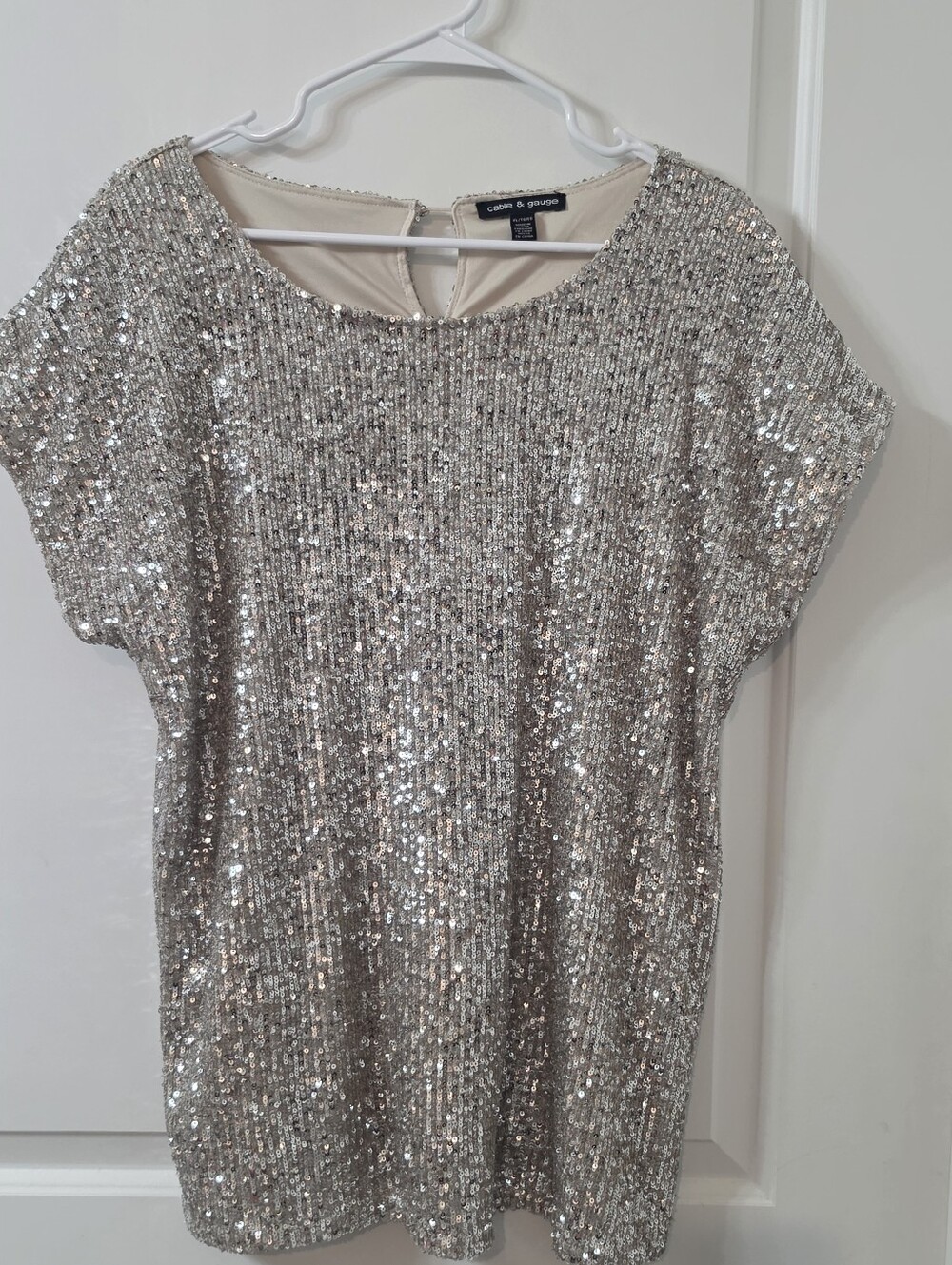 Cable & Gauge Silver Sequin Short Sleeve Scoop Neck Top - Picture 2 of 4